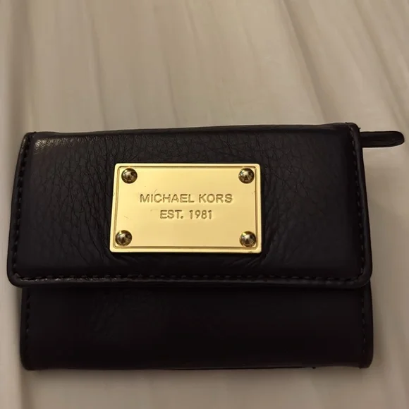 Michael Kors wallet - Picture 2 of 6